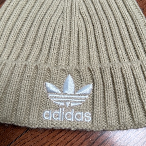 Women’s Adidas Beige Ribbed Knit Beanie - Picture 4 of 7